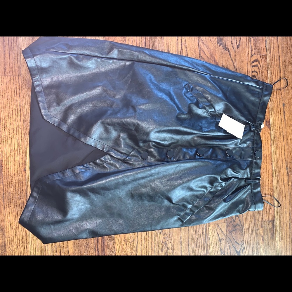 Designer by Egreis Tierra Skirt leather feel prep